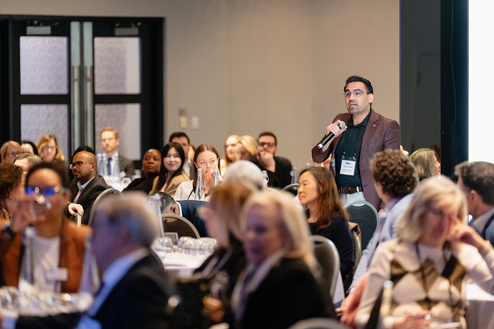 A HIROC Subscriber asks a question at the 2025 HIROC AGM & Conference.